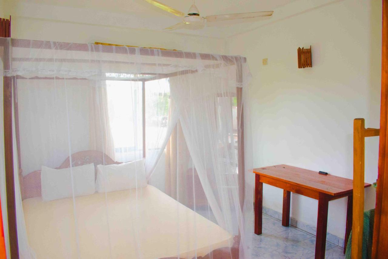 Surfers Paradise Weligama Exterior foto